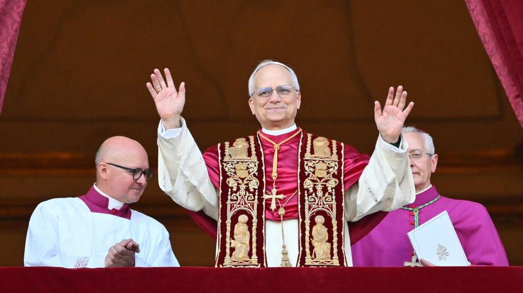 Robert Francis Prevost é o novo papa e adota o nome Leão XIV